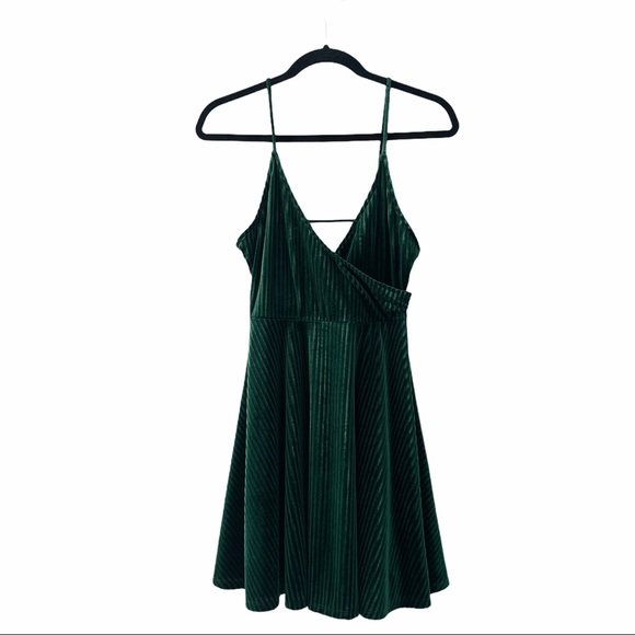Forever 21 Forrest Green Ribbed Velvet Mini Dress - Picture 2 of 9
